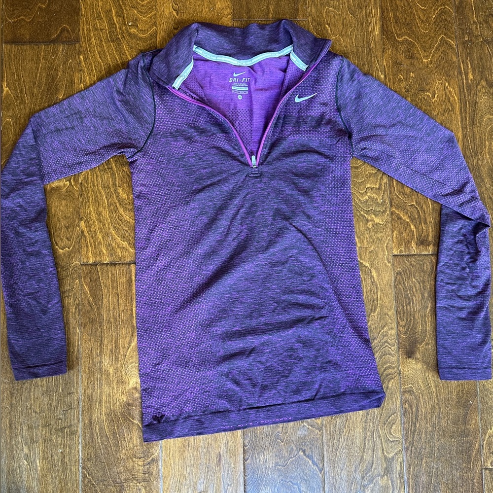 Nike dri-fit XS Long Sleeve Shirt Women's UV Protection 1/4-Zip Running Top